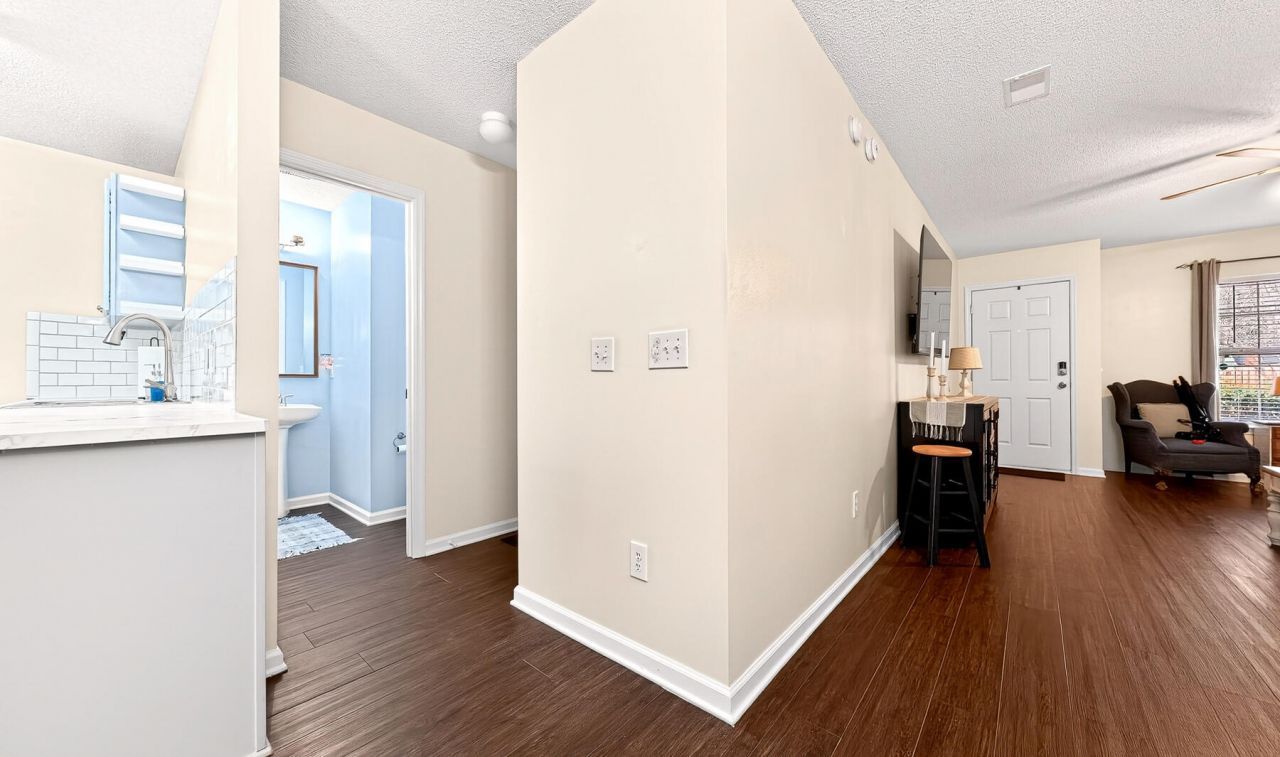 113 Venice Street Photo 19