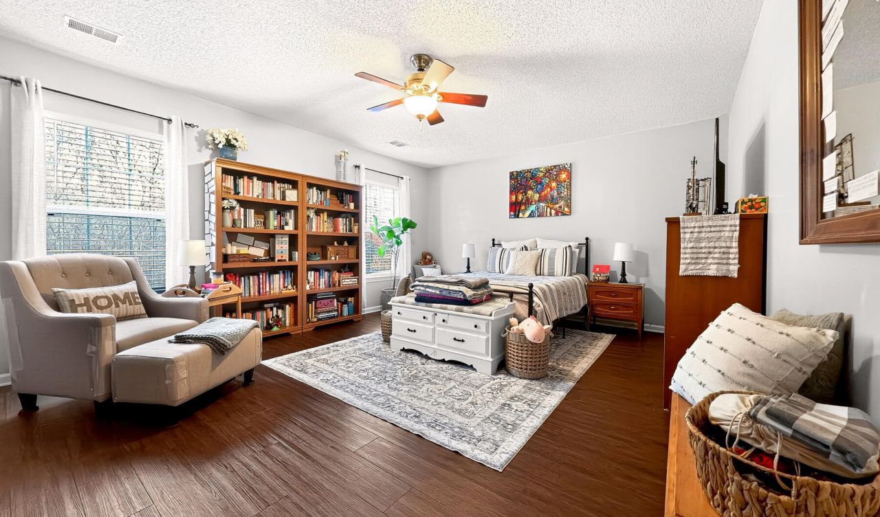 113 Venice Street Photo 34