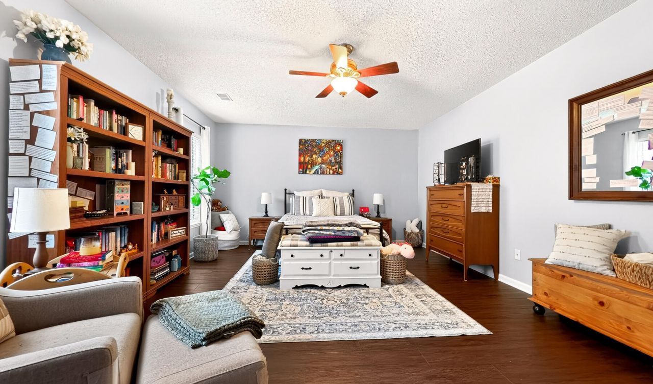 113 Venice Street Photo 36