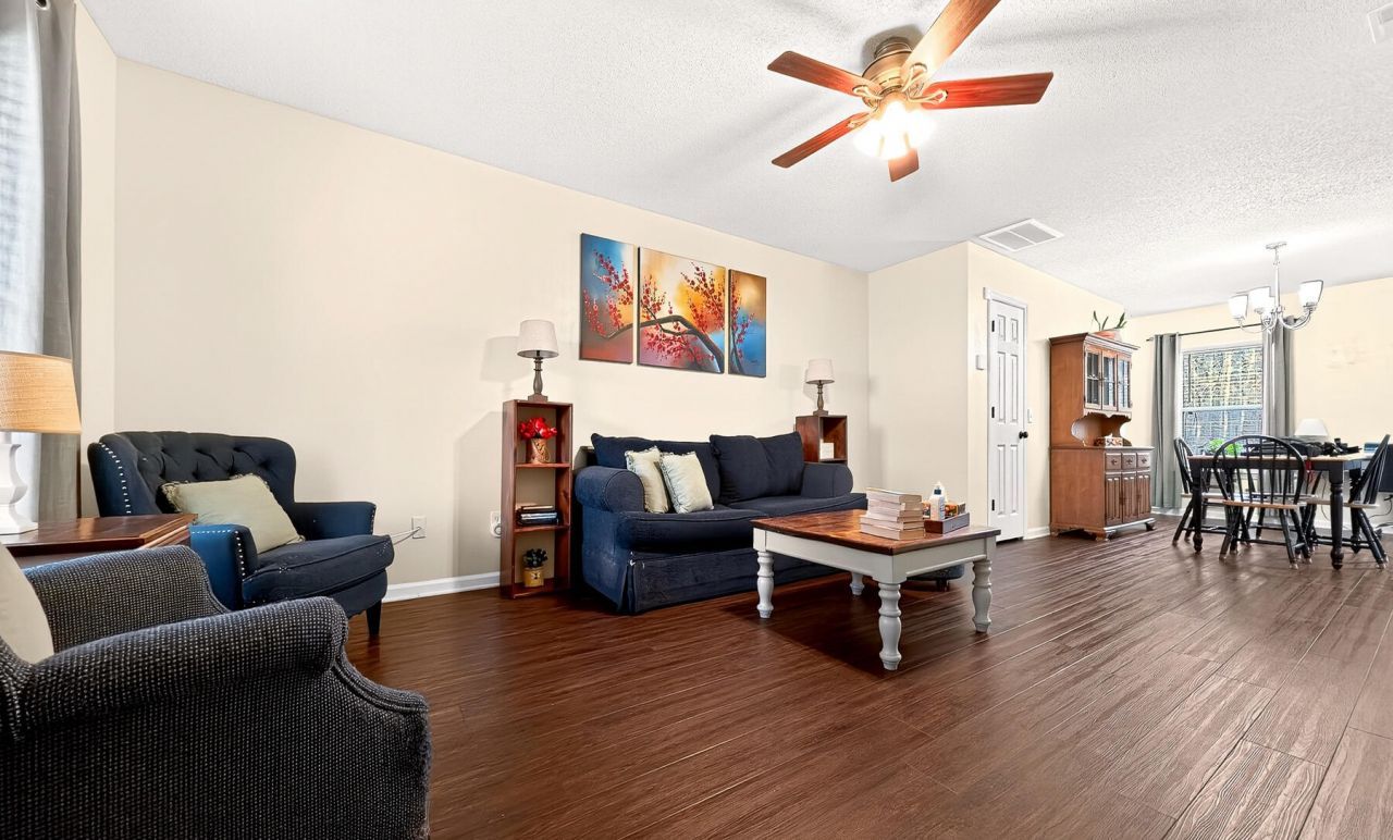 113 Venice Street Photo 8