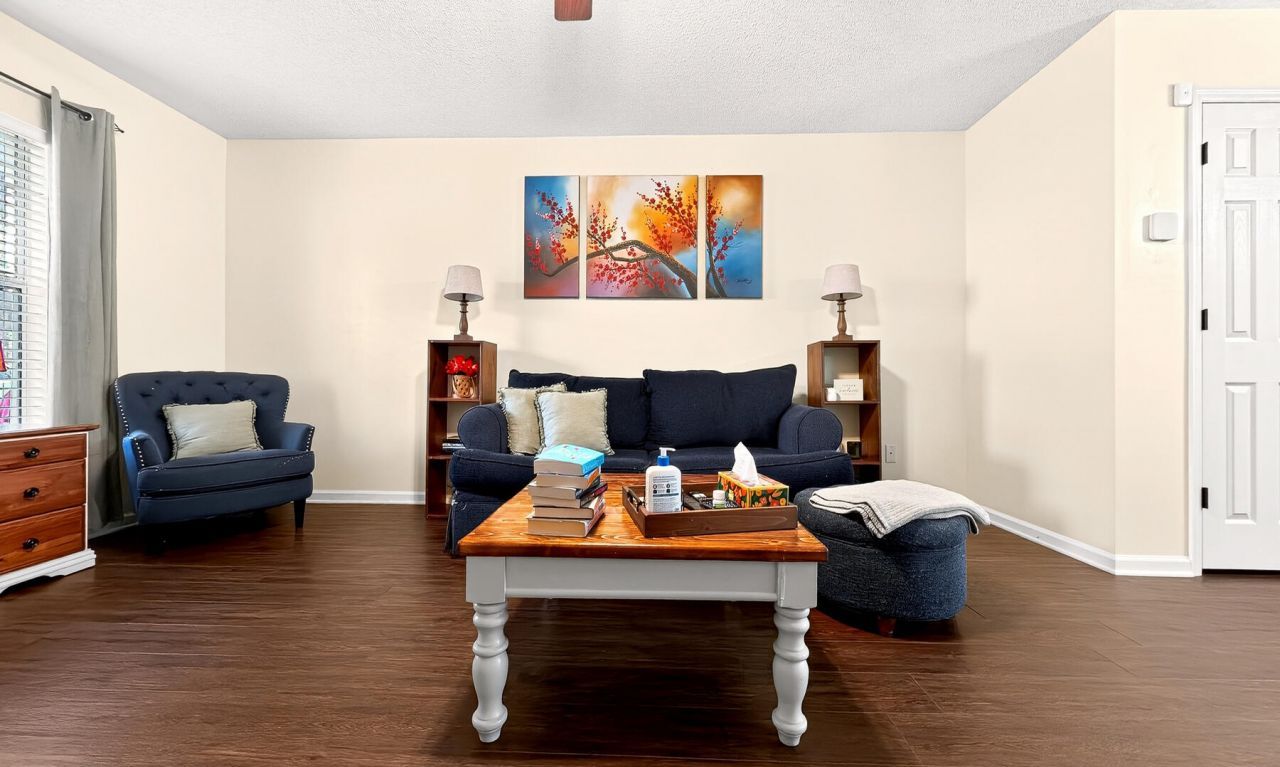 113 Venice Street Photo 9