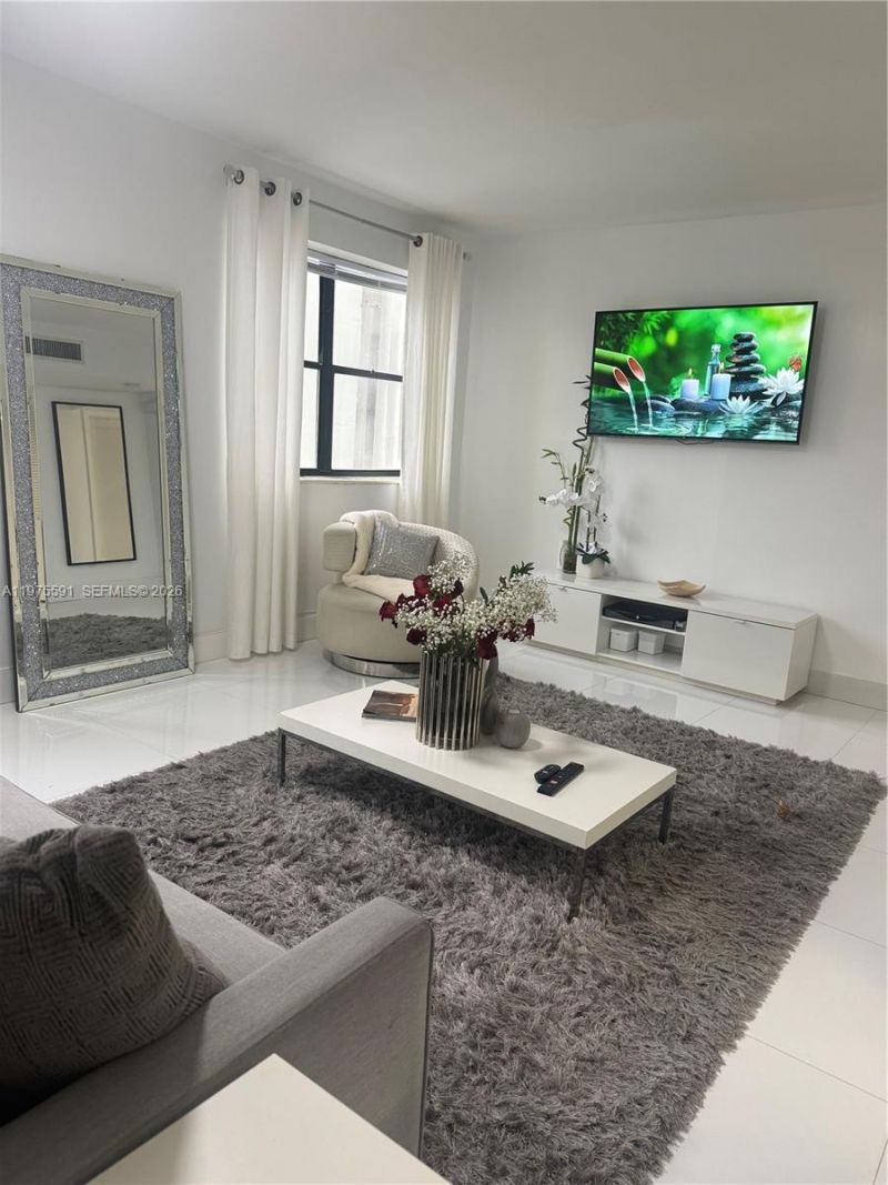 1390 Ocean Dr , Unit 304, Miami Beach, FL 33139 Photo