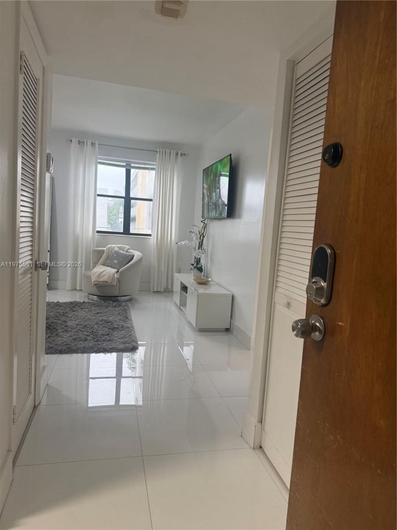 1390 Ocean Dr , Unit 304, Miami Beach, FL 33139 Photo