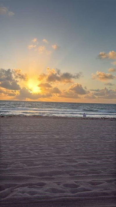 1390 Ocean Dr , Unit 304, Miami Beach, FL 33139 Photo