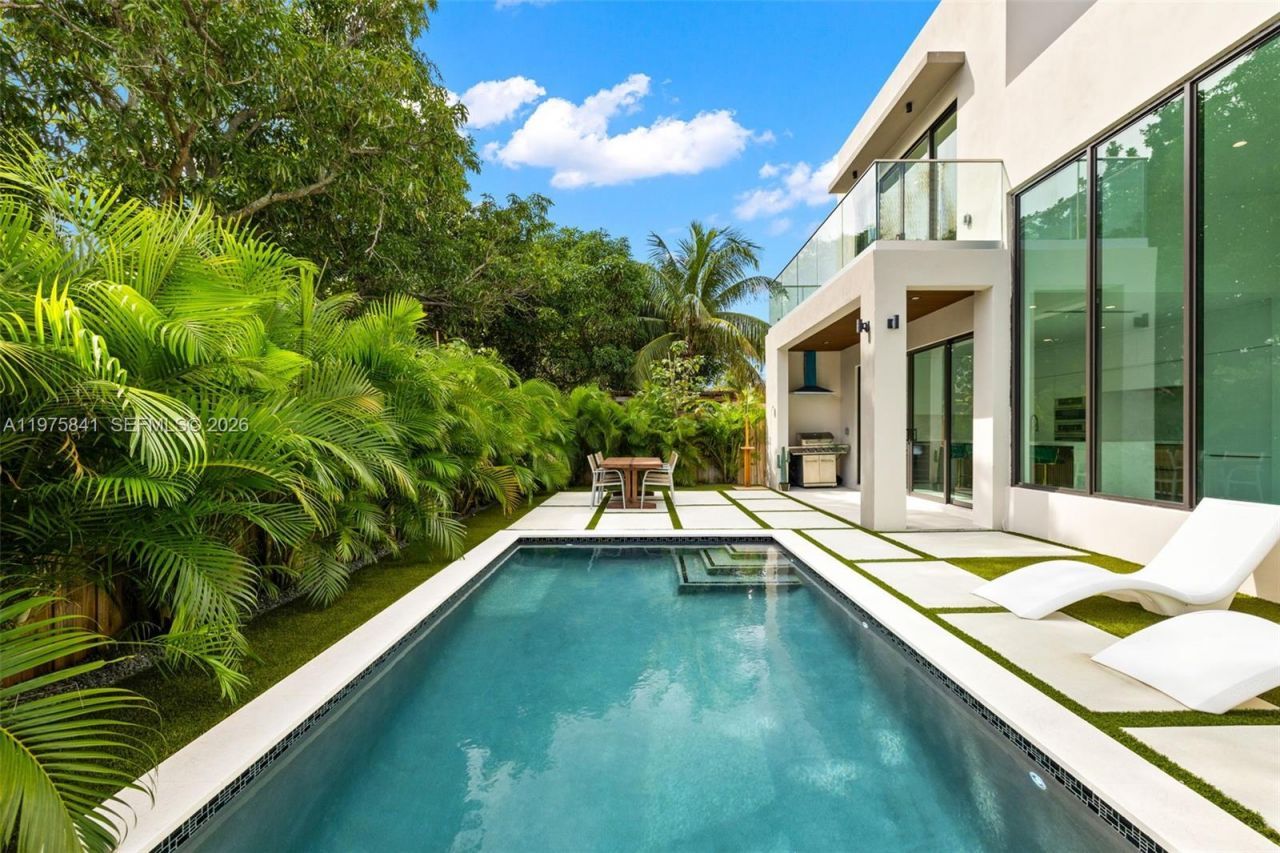 66 NW 50th St, Miami, FL 33127 Photo