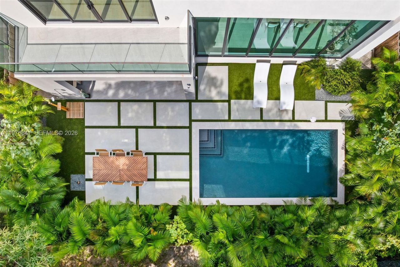 66 NW 50th St, Miami, FL 33127 Photo