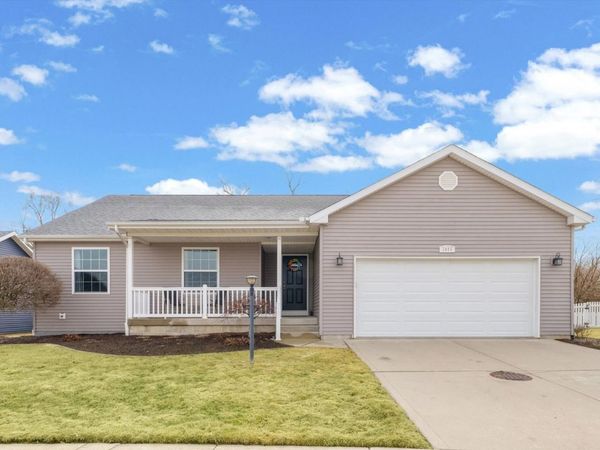 2405 N Fairfield Drive, Urbana, IL 61802