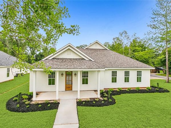 2246 CAROLINE Street , Mandeville, LA 70448