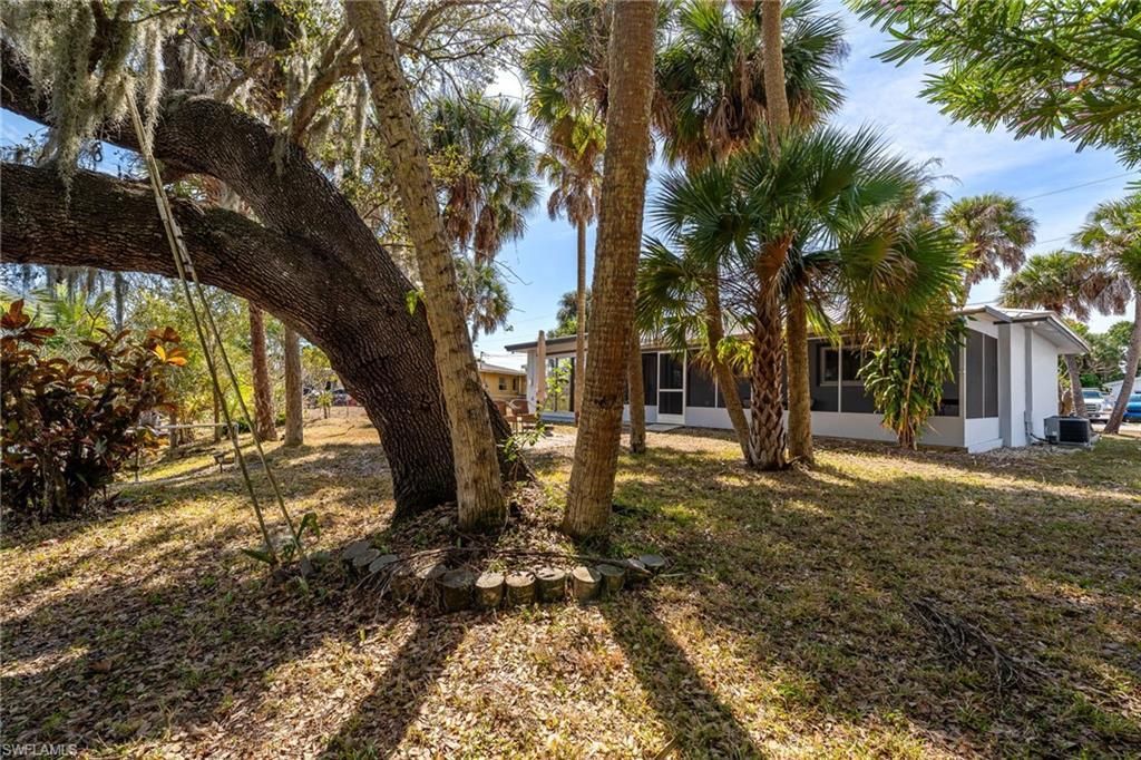 1006 April Ln, North Fort Myers, FL 33903 Photo
