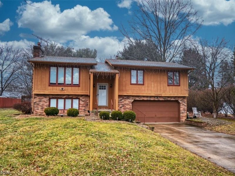 11371 Sagebrush Avenue NE, Uniontown, OH 44685 Photo 1