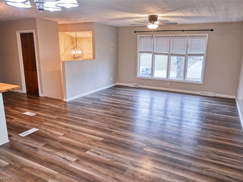 11371 Sagebrush Avenue NE, Uniontown, OH 44685 Photo 4