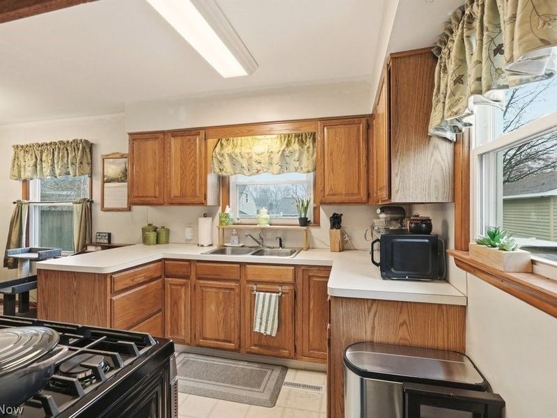 1605 Multnoma Avenue, Akron, OH 44305 Photo 8