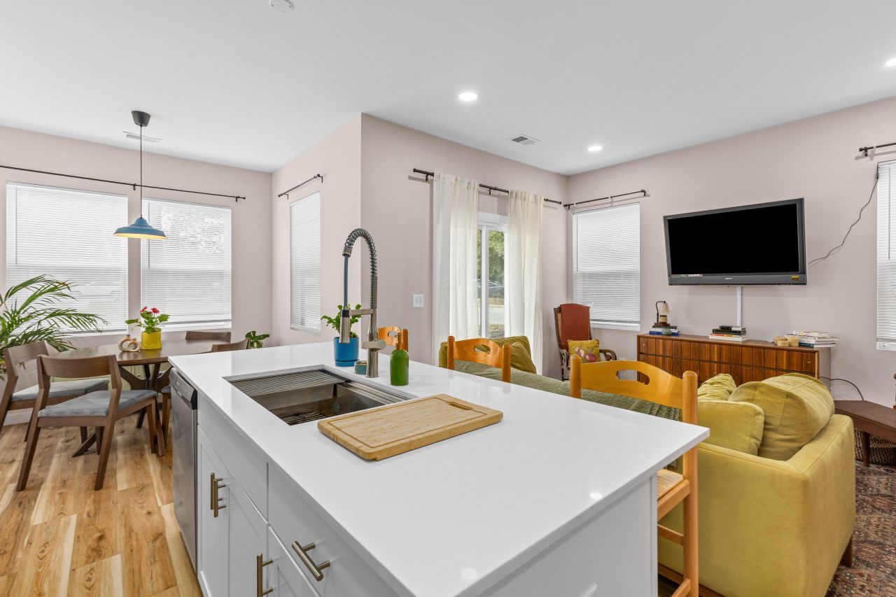 5760 Pilgrim Avenue Photo 10