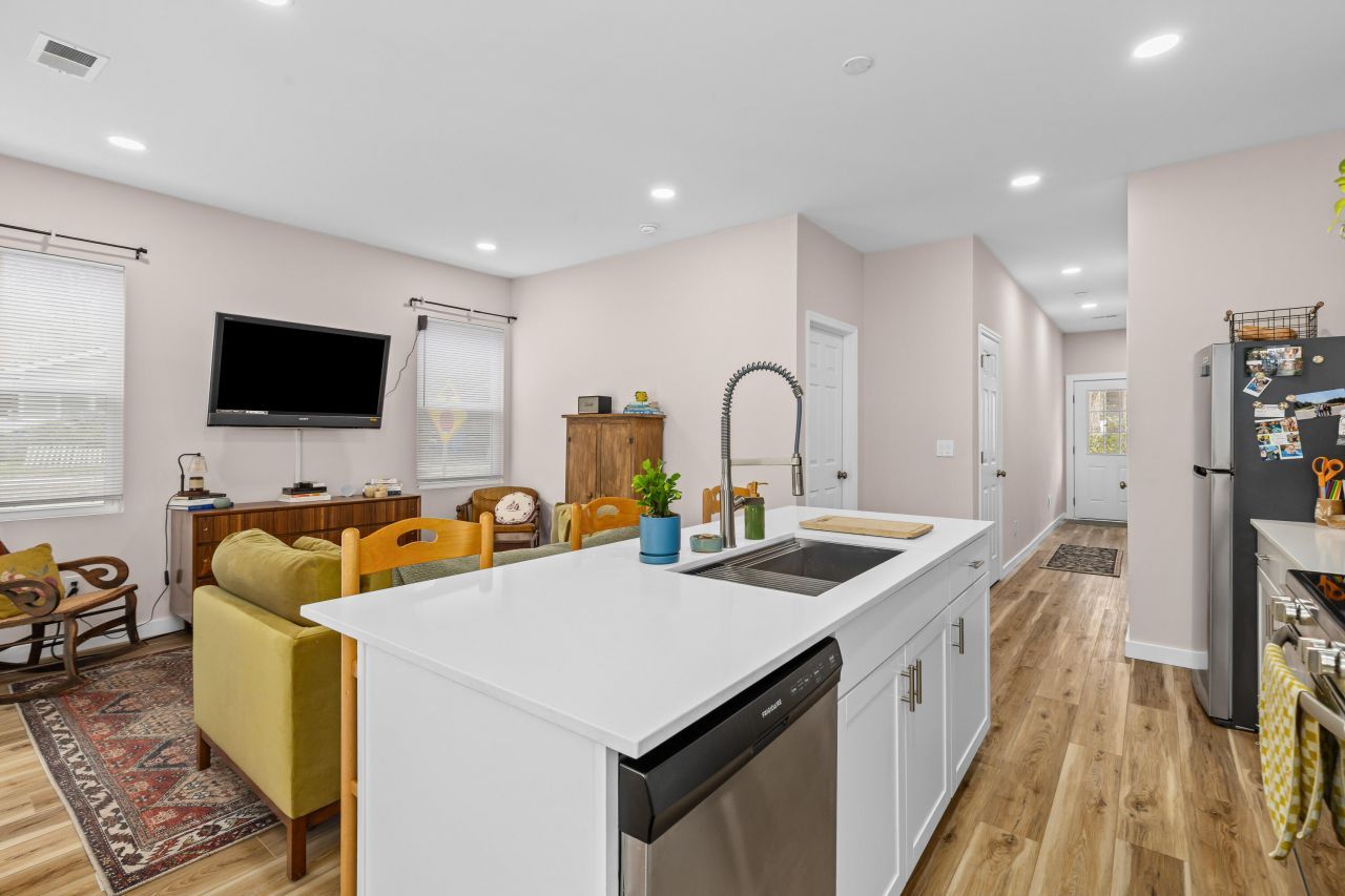 5760 Pilgrim Avenue Photo 11