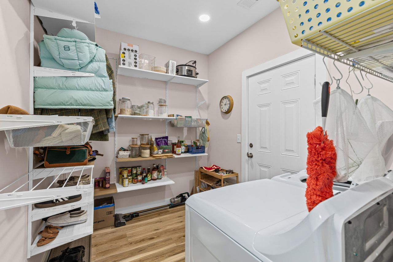 5760 Pilgrim Avenue Photo 14