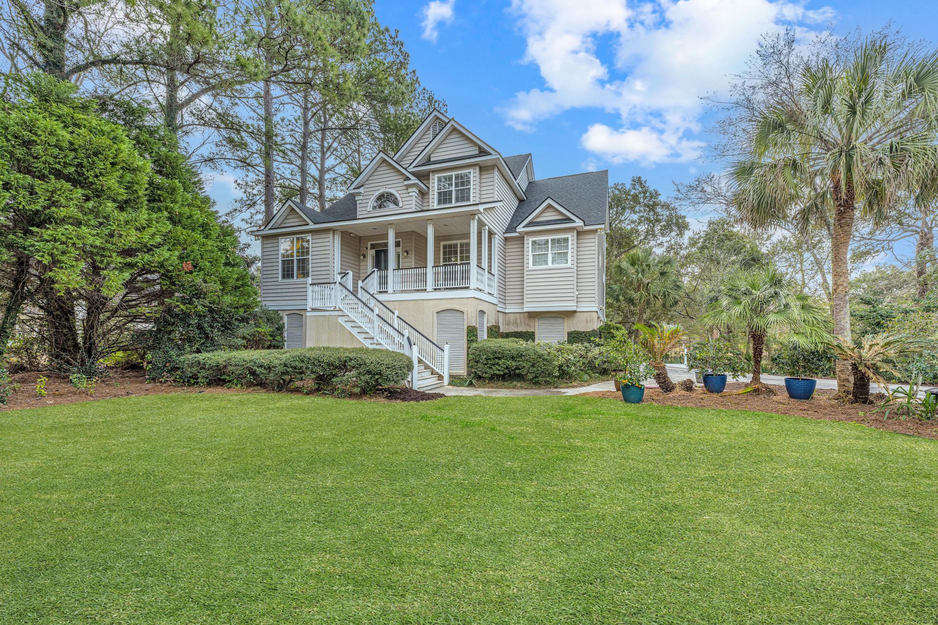 509 Chimney Bluff Drive Photo 2