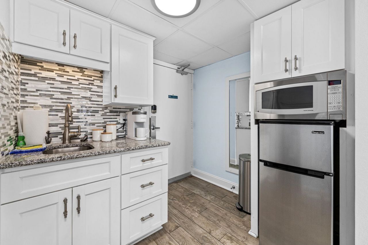 201 74th Ave. N Photo 23