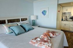 201 74th Ave. N photo 4