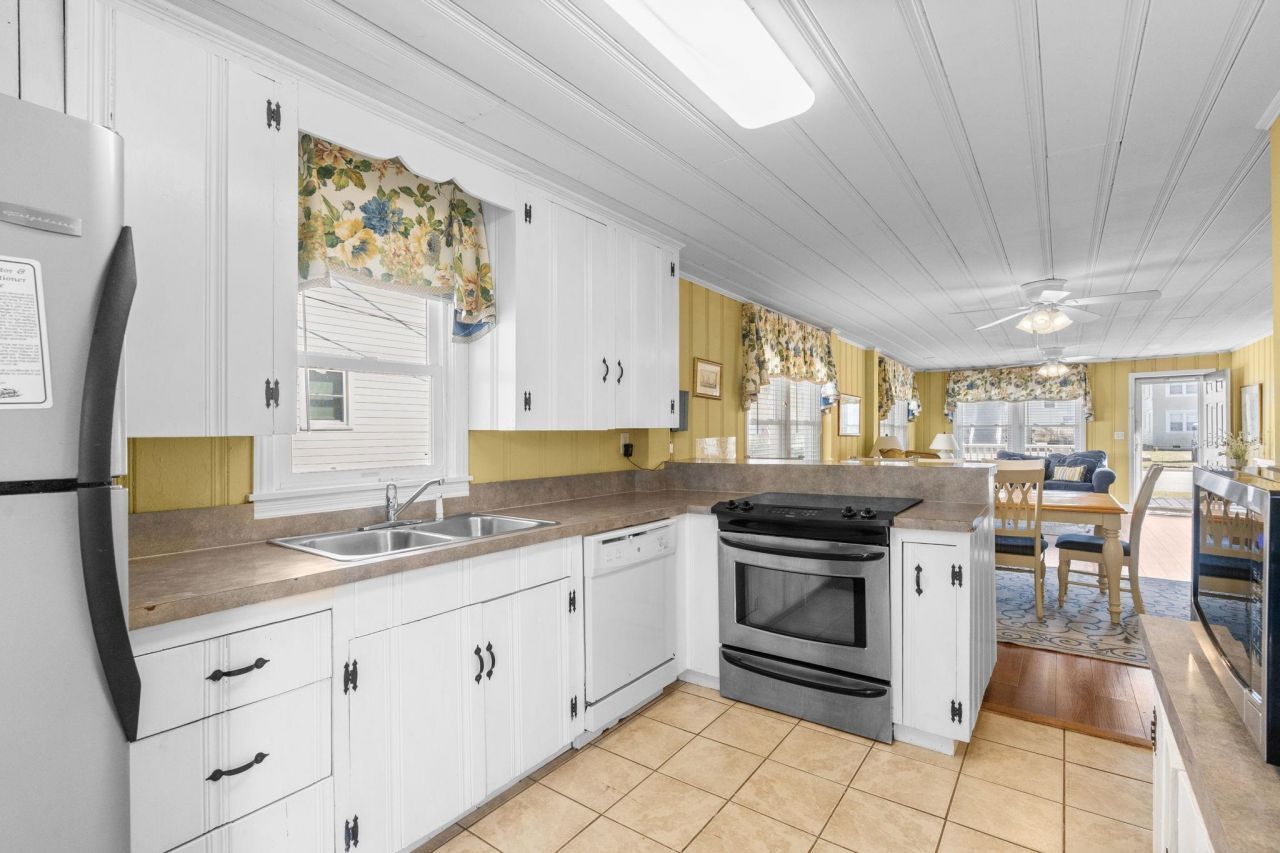 1202 S Ocean Blvd. Photo 11