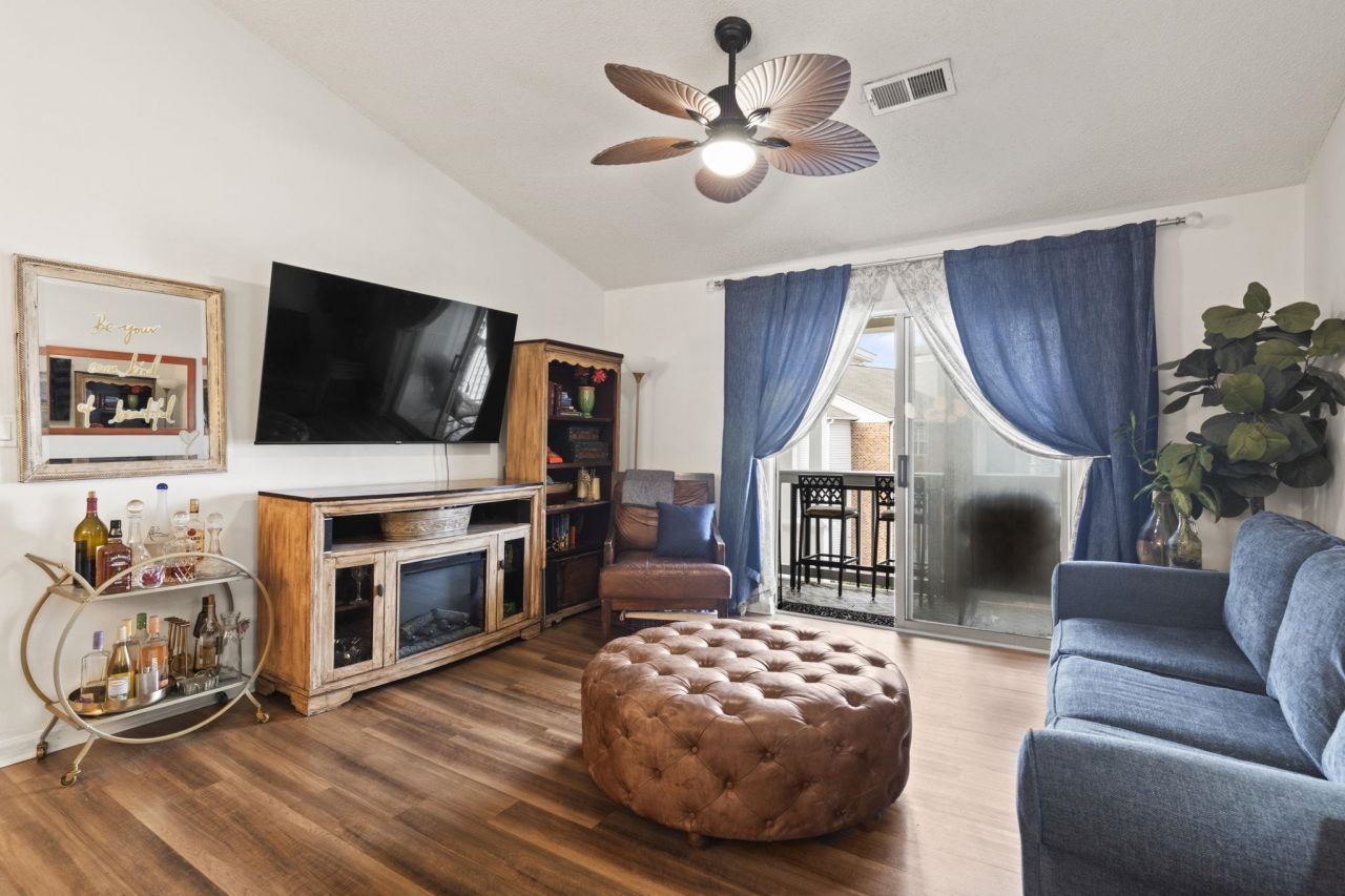 3753 Citation Way  Photo 6