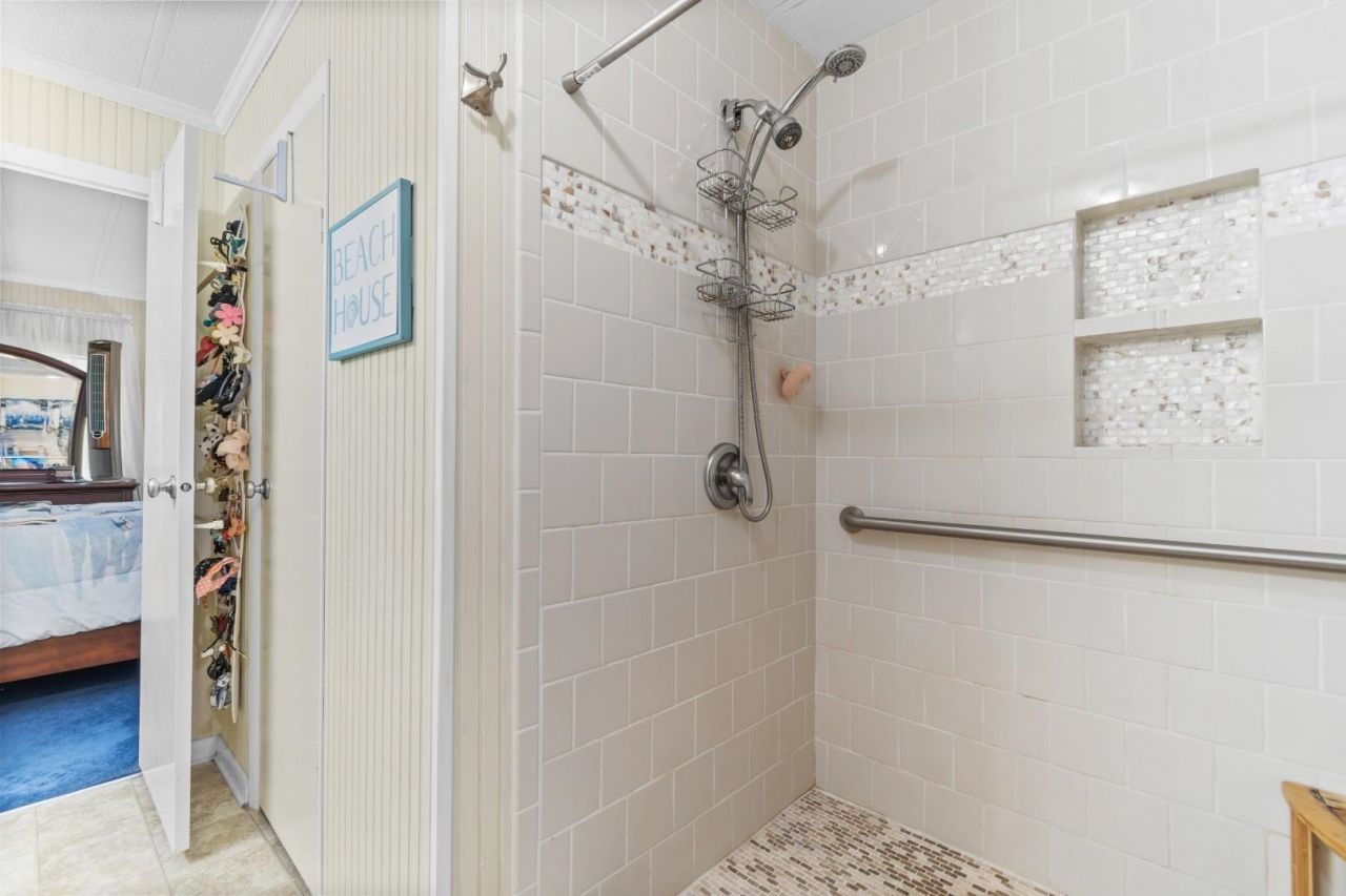 815 Waterway Dr. Photo 16