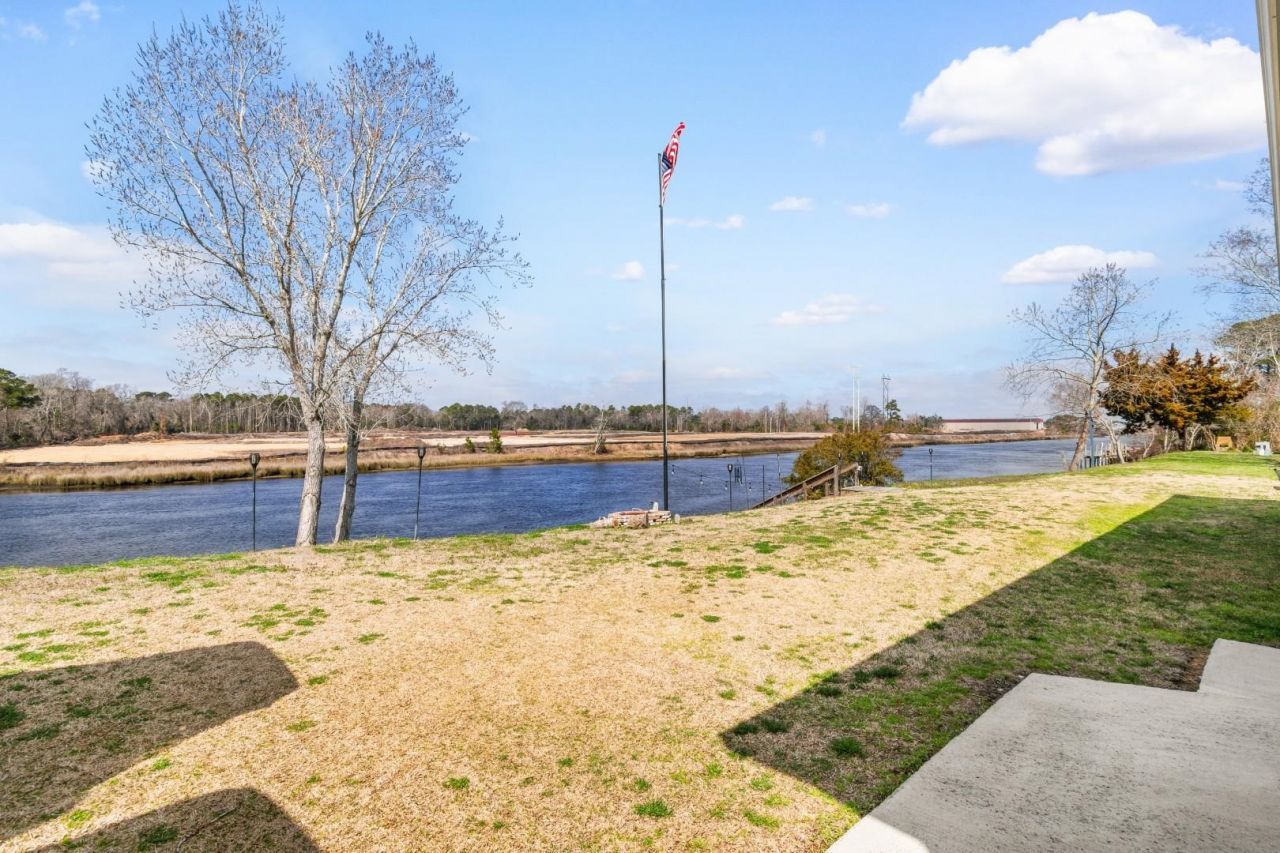 815 Waterway Dr. Photo 30