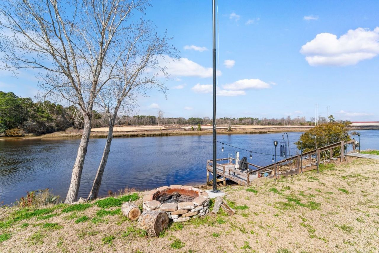 815 Waterway Dr. Photo 32