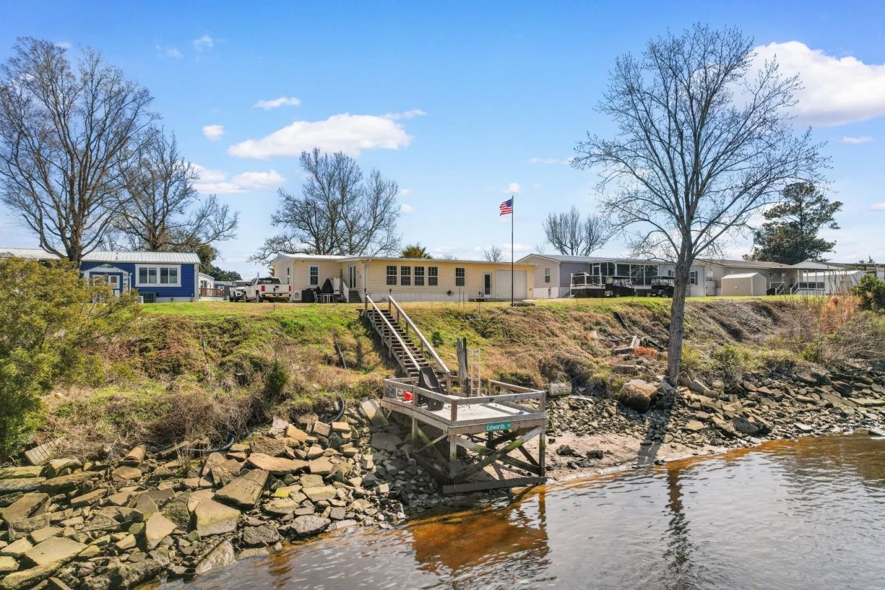 815 Waterway Dr. Photo 38