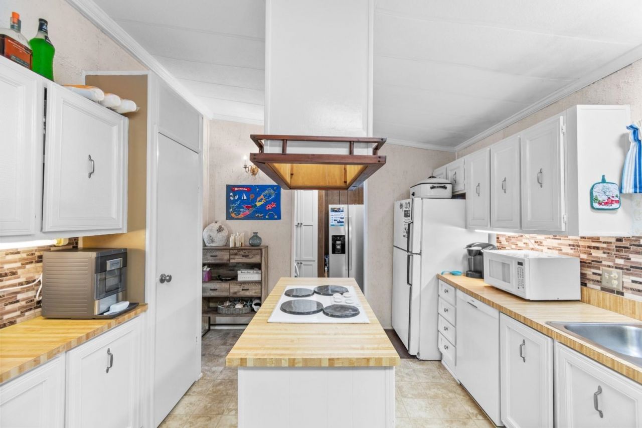 815 Waterway Dr. Photo 6