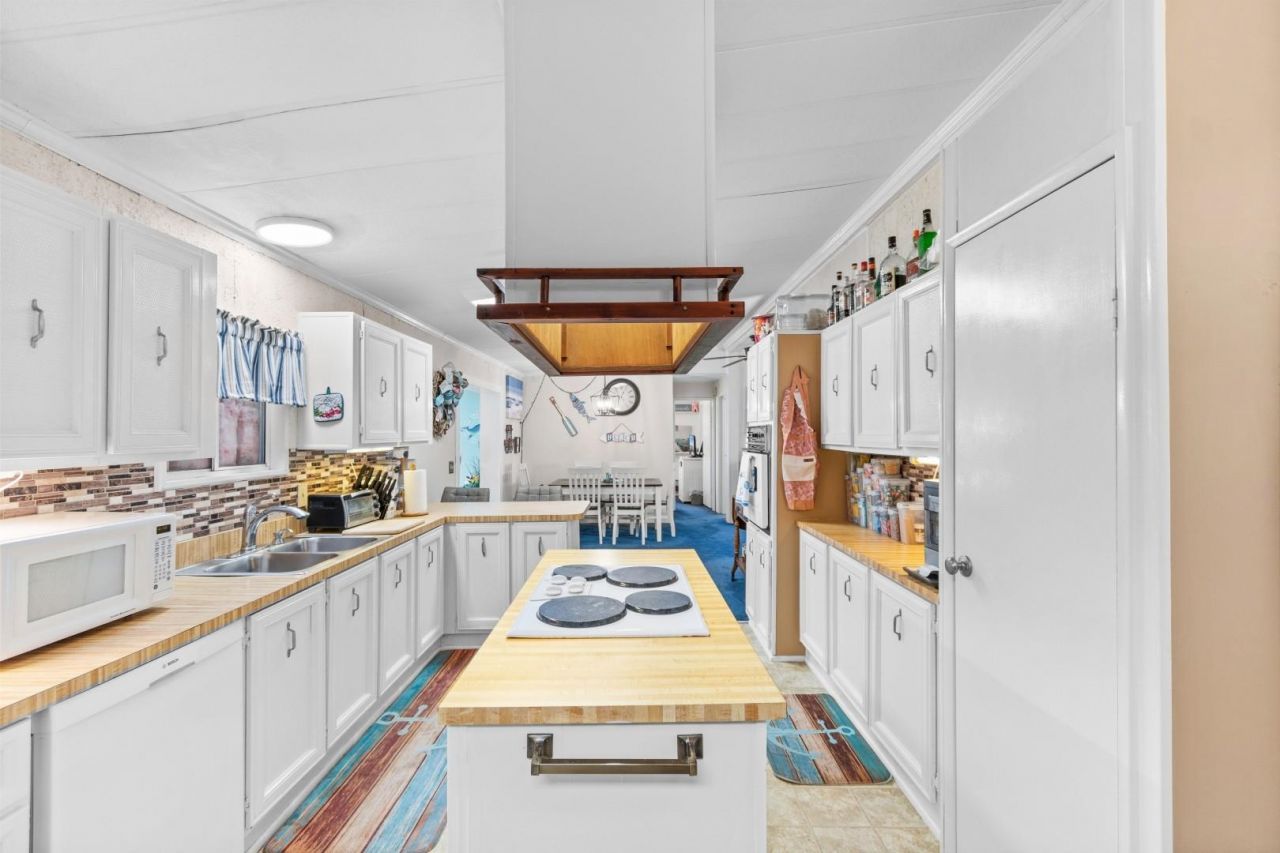 815 Waterway Dr. Photo 8