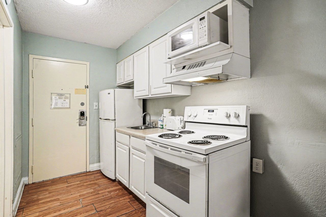 1207 S Ocean Blvd. Photo 5