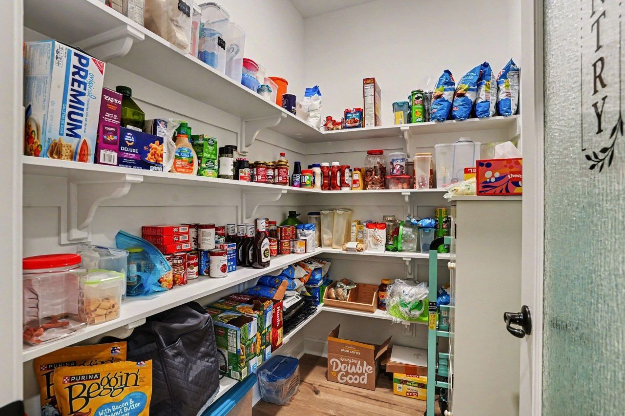 5260 Lucy Way Photo 17