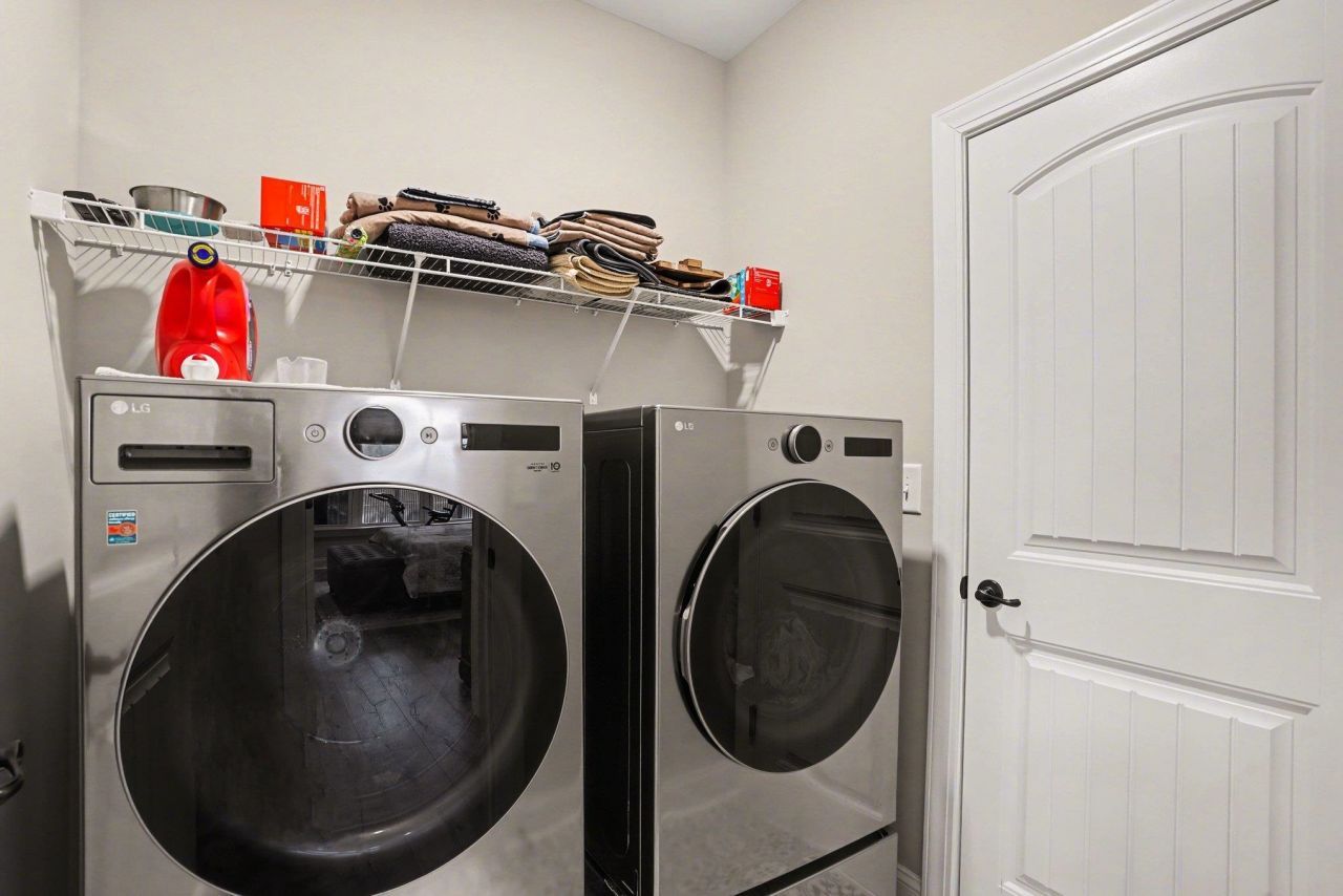 5260 Lucy Way Photo 19