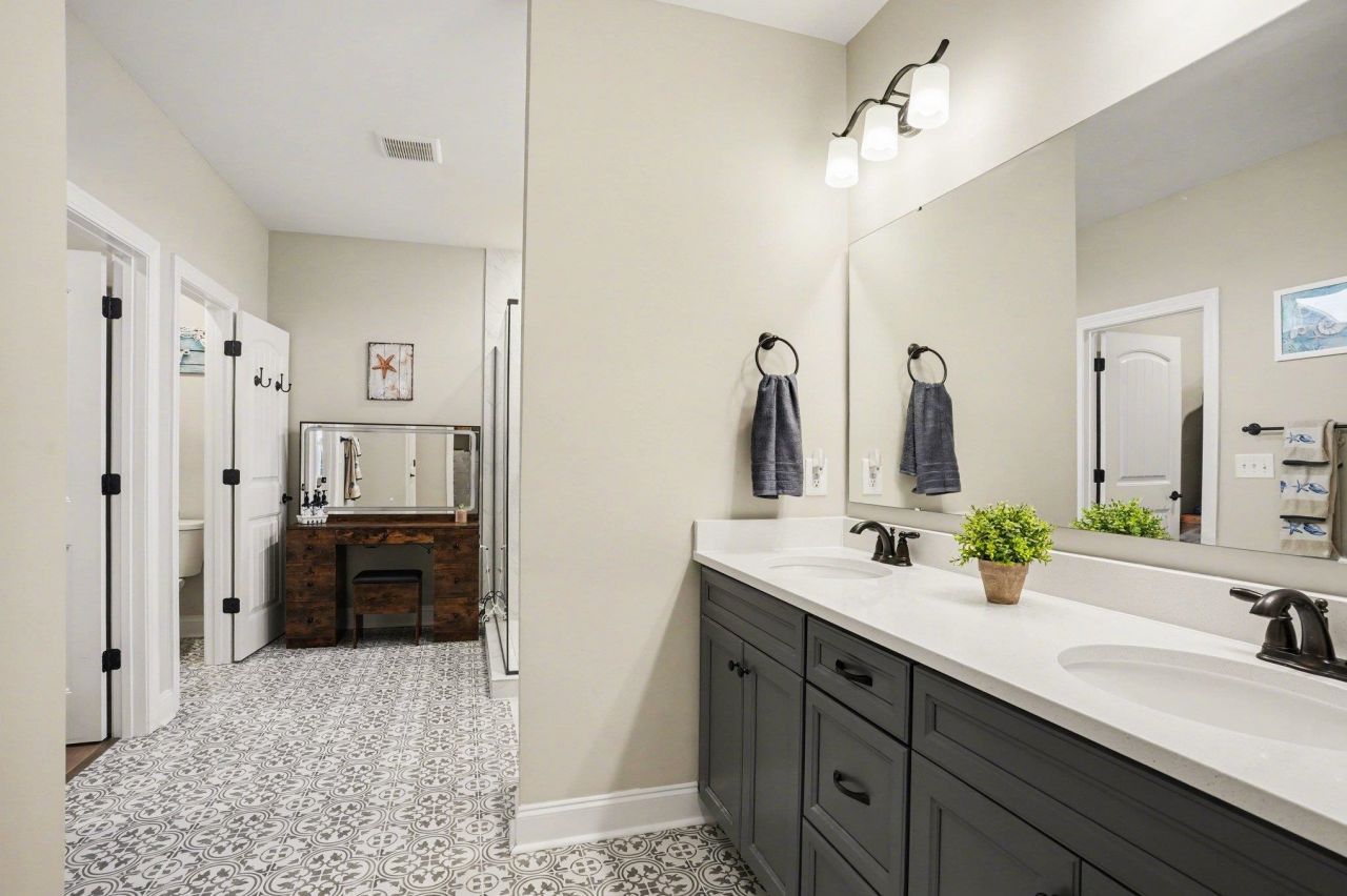 5260 Lucy Way Photo 24