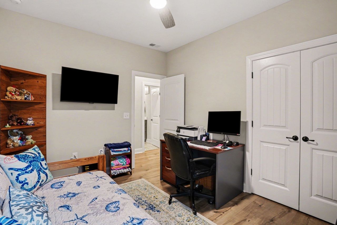 5260 Lucy Way Photo 30