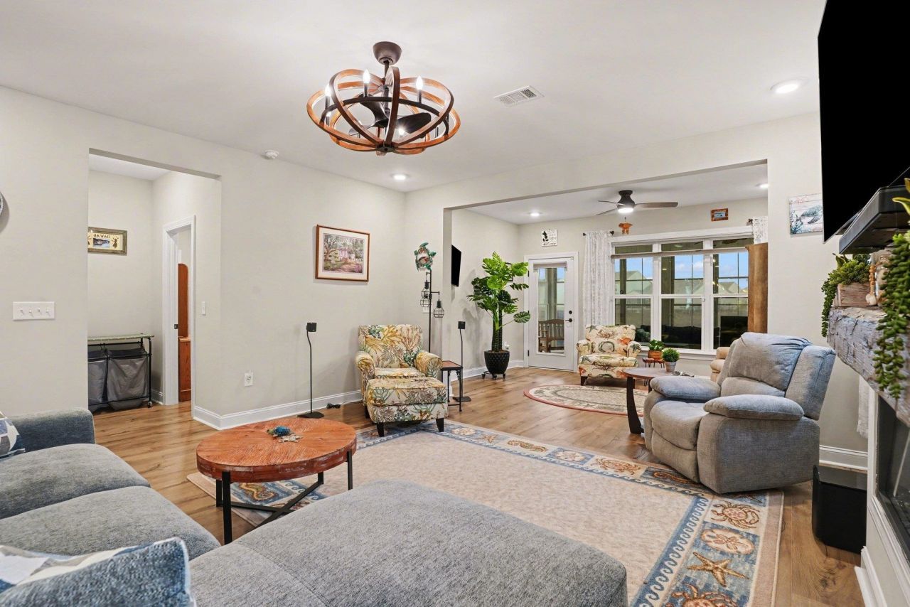 5260 Lucy Way Photo 7