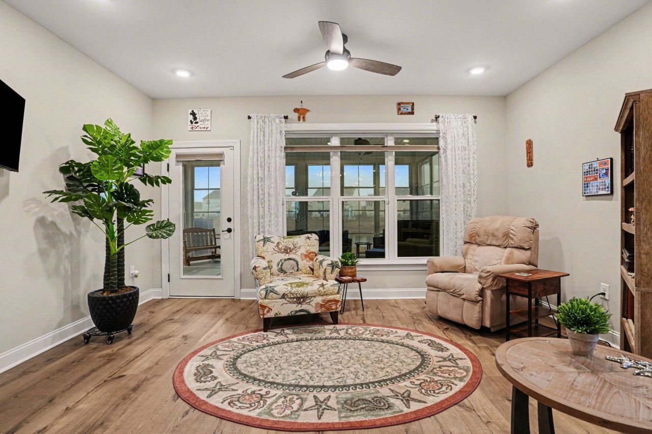 5260 Lucy Way Photo 8