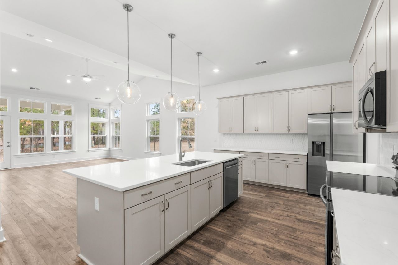 866 Foxtail Dr. Photo 12