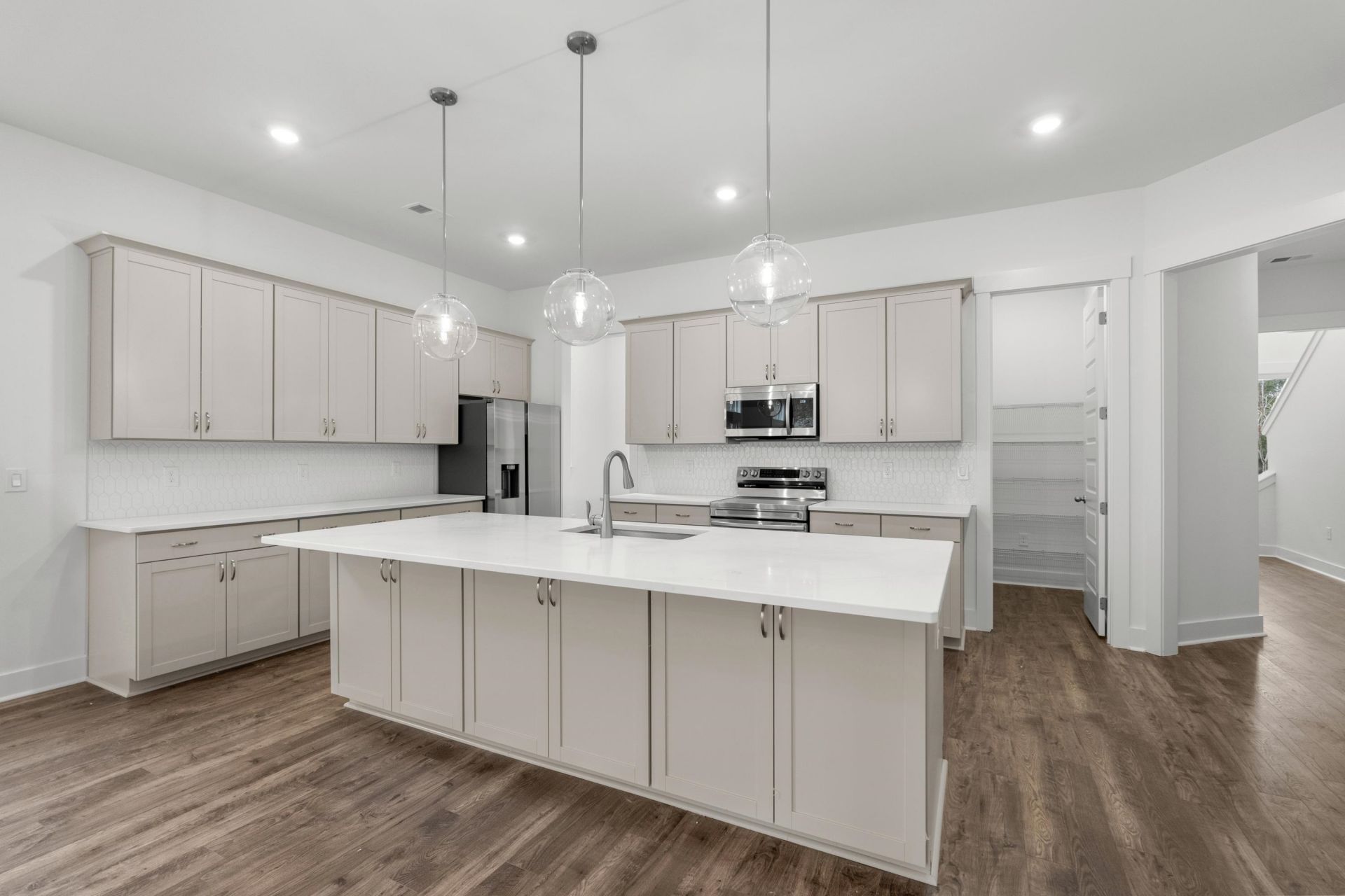 866 Foxtail Dr. Photo 13