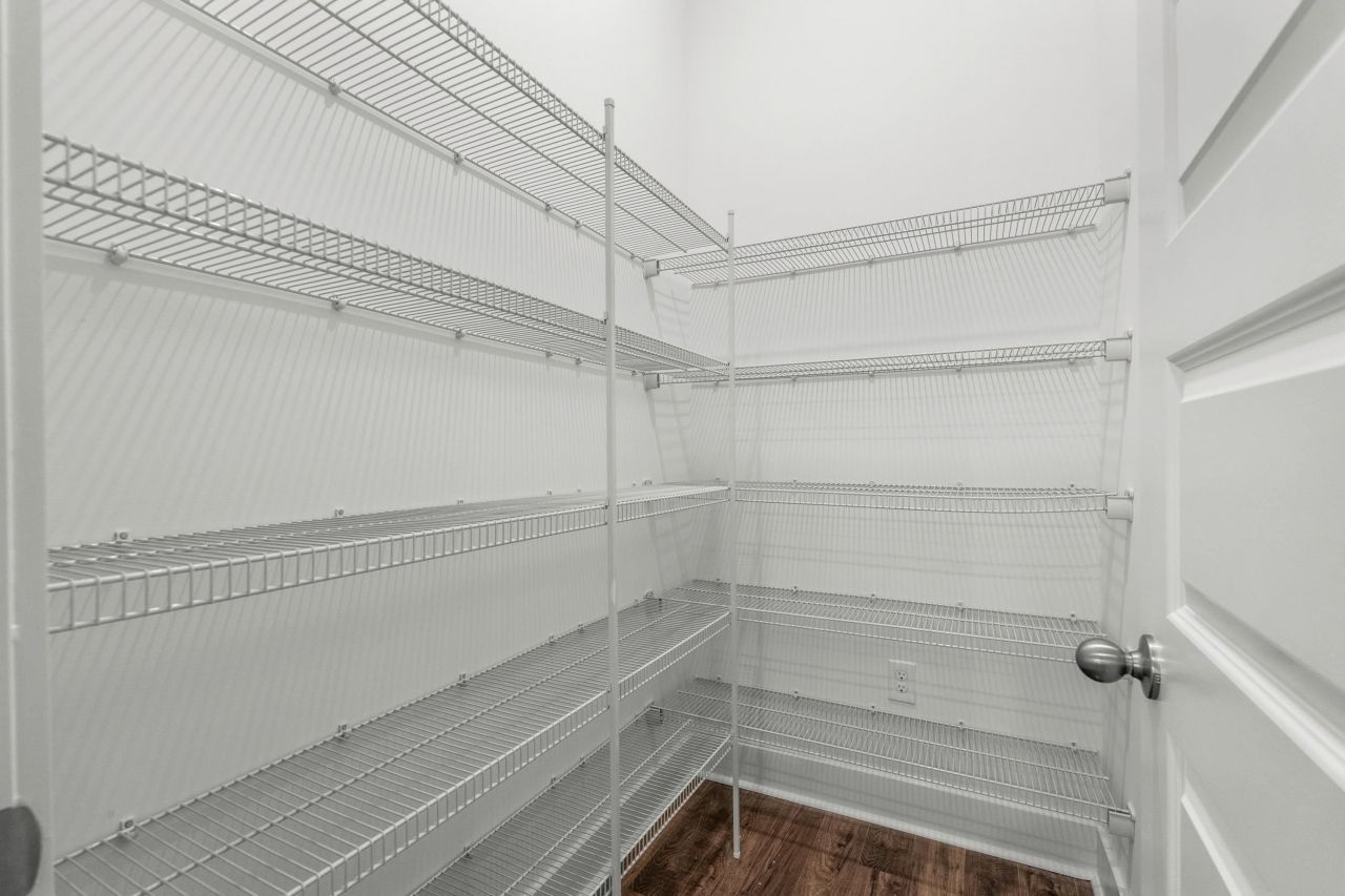 866 Foxtail Dr. Photo 13