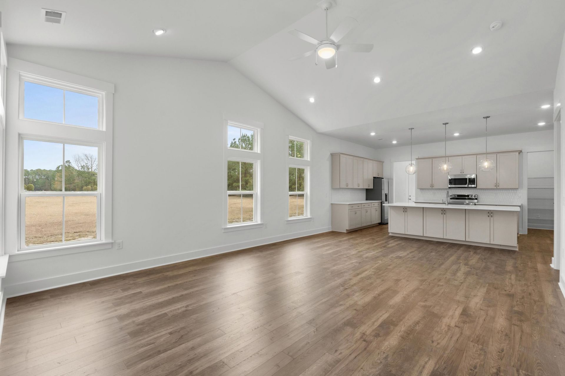 866 Foxtail Dr. Photo 18