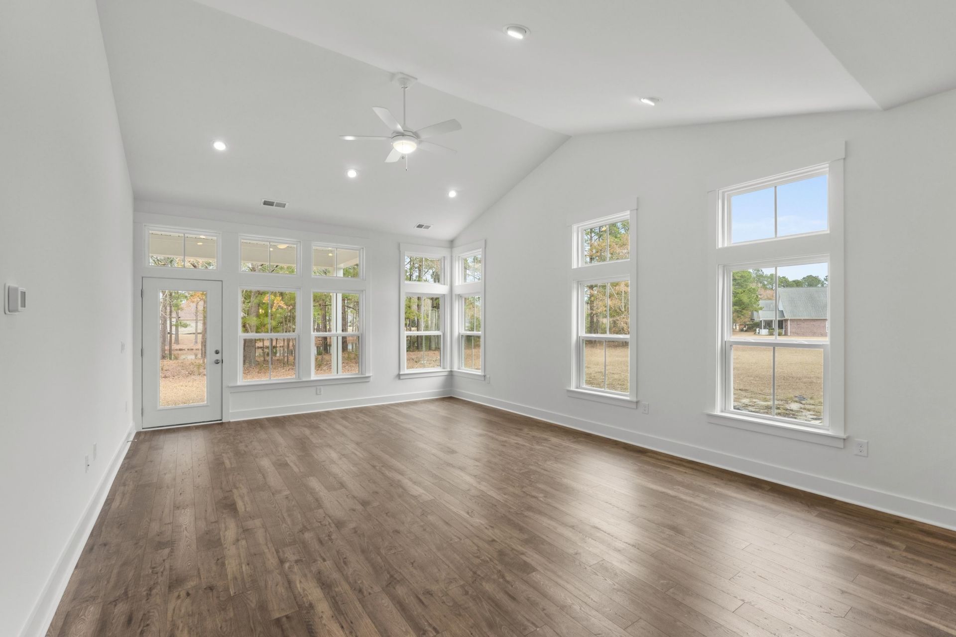866 Foxtail Dr. Photo 20
