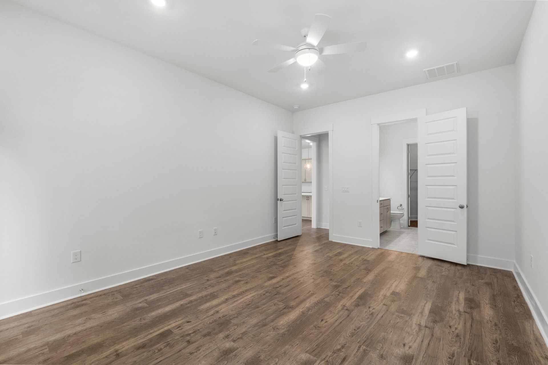 866 Foxtail Dr. Photo 22