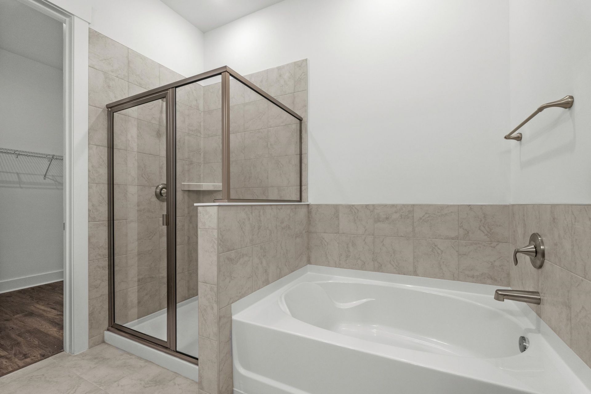 866 Foxtail Dr. Photo 24