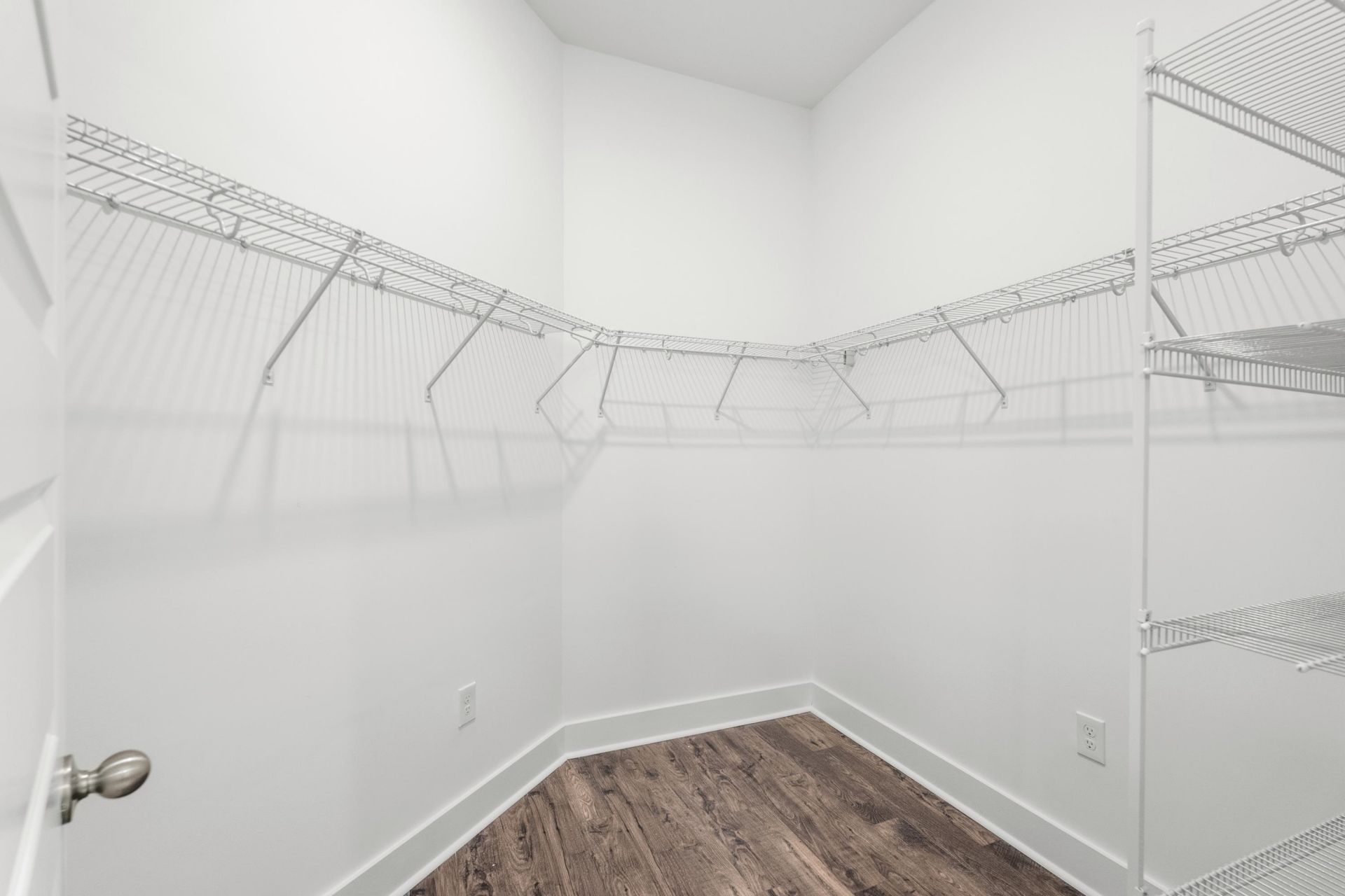866 Foxtail Dr. Photo 25
