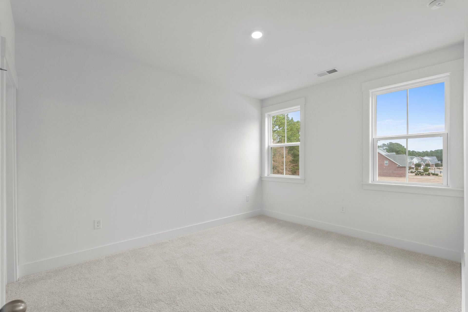 866 Foxtail Dr. Photo 32