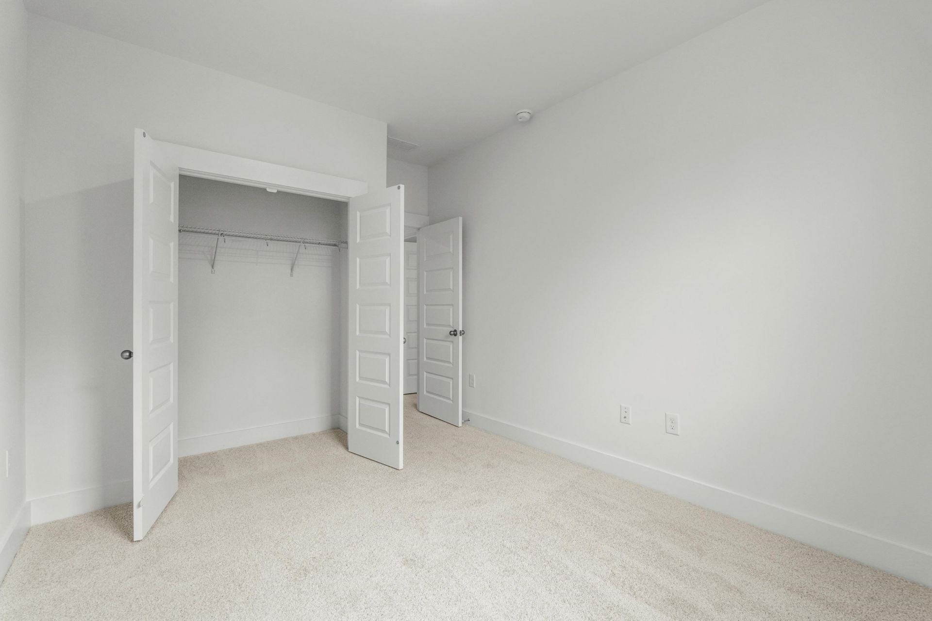 866 Foxtail Dr. Photo 36