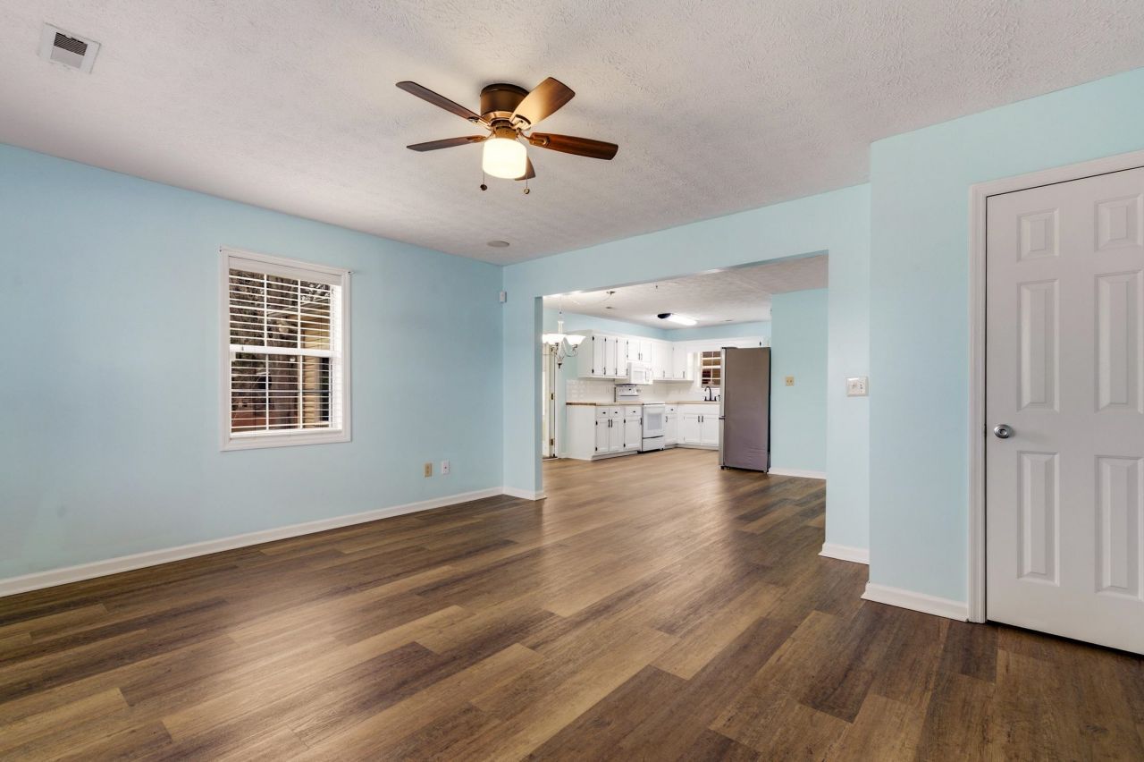 903 Woodberry Pl. Photo 6