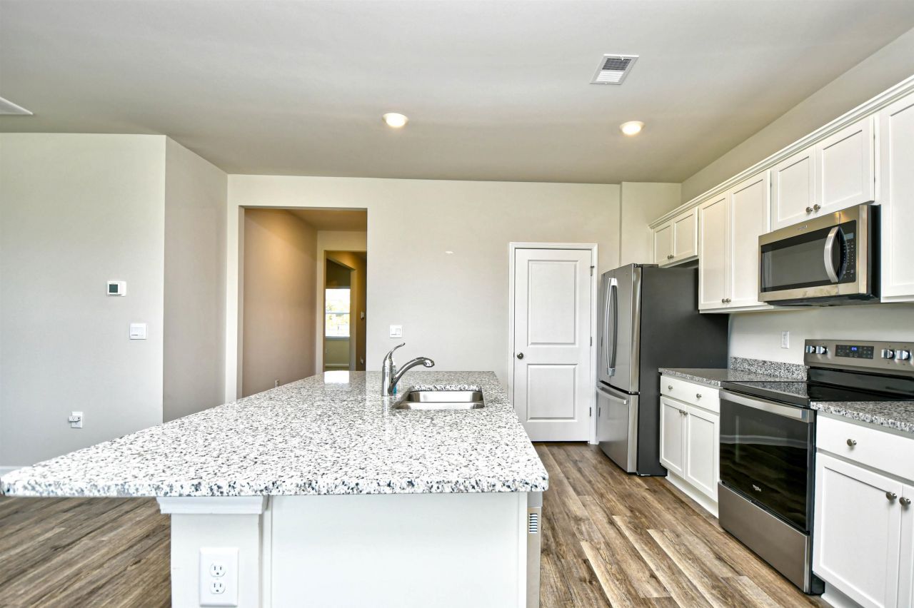 2608 Riverboat Way Photo 13