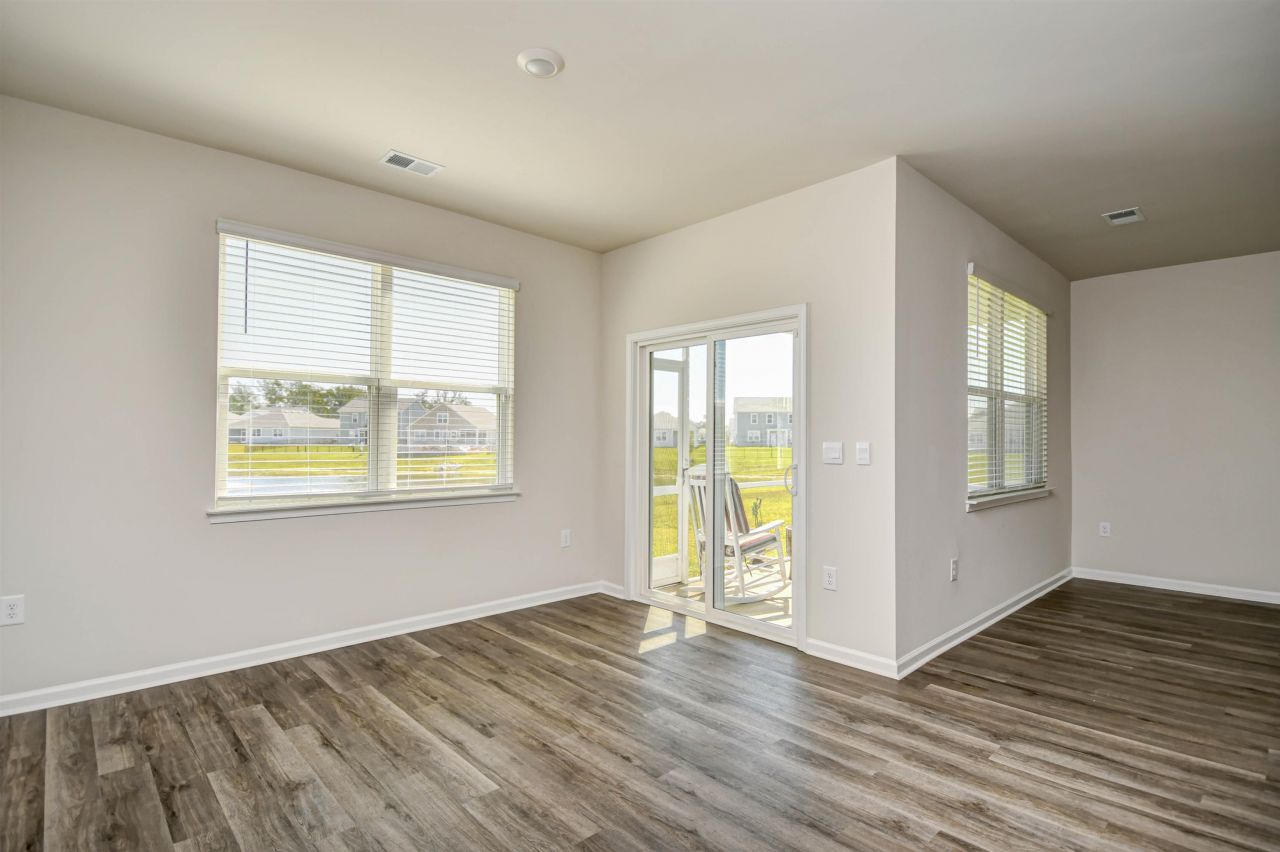 2608 Riverboat Way Photo 9